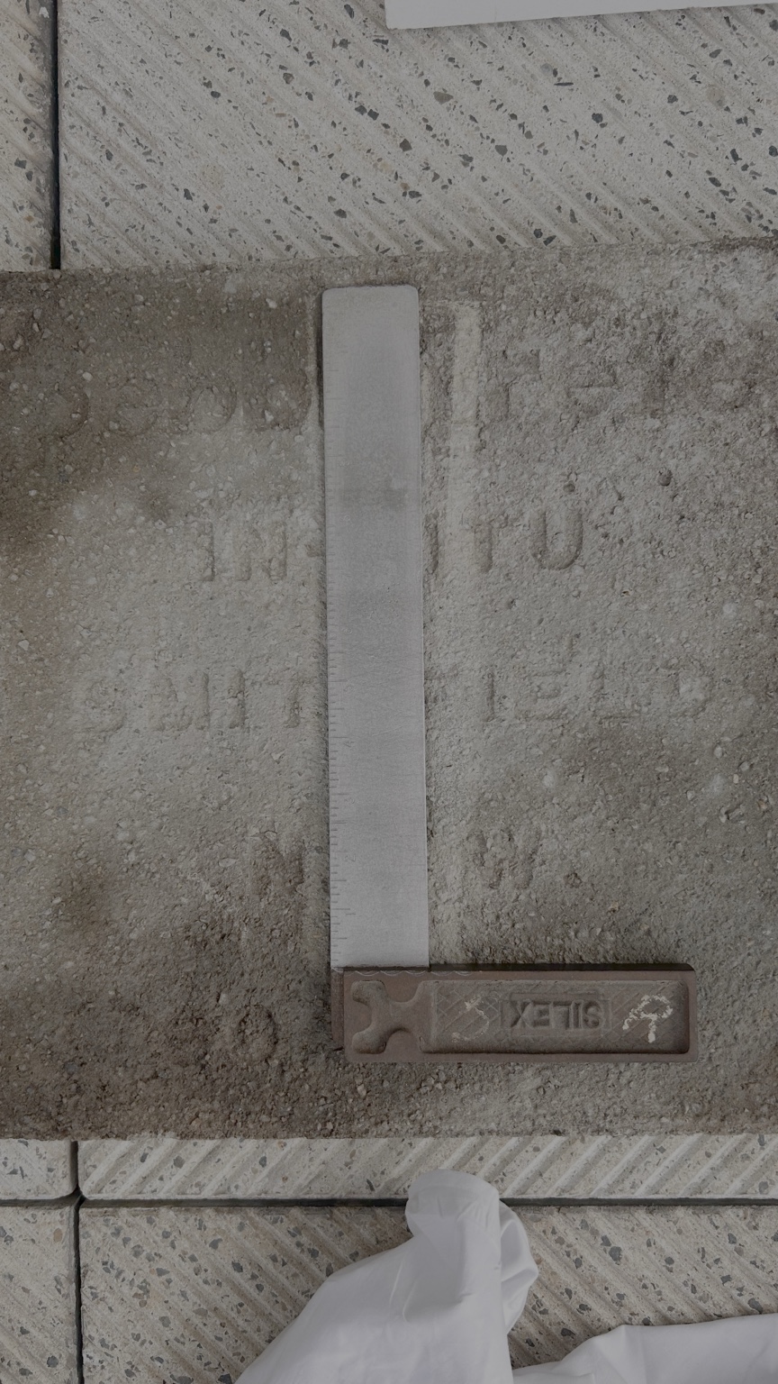 Laser cleaning applied to metal component in restoration context